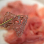 JOEAT CAFE - 生サラミ、と言ったら伝わるかしら？(o^^o)黒いのは黒トリュフ… 口に入れるとトリュフの香りがふんわりと鼻に抜けます…あぁ〜幸せ〜〜♡(*´Д｀*)