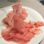 JOEAT CAFE - もちろん(前回レビューに載せたスライサーで)切り立てですので…ふわっふわ！こんなに薄くて美味しいお肉は…この生ハムだけかも〜♡(*´ω`*)