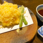 薮蕎麦 宮本 - 天ダネ　熱々プリプリの海老が隠れてます