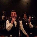 Dining Grill Bar EST - マスターと女性バーテンダーさん♡承認済です