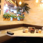 クシナグリル - 店舗内観