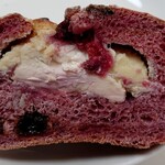 コーヴォペイン - 赤いベリーのカンパーニュ