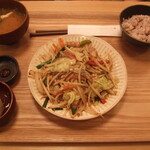 宮本むなし - たっぷり肉野菜炒め定食