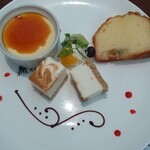 はんばあぐ處 ぎんごんちゃん。 - ランチセットに付くデザートは3品。