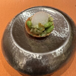 モノリス - ❷ツブ貝、小糸在来種枝豆、百合根のタルトレット。