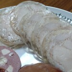 ノイ・エッセン - チキンローフ　コンソメ