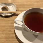 吉花 - 紅茶と栗きんとん。以前もいただきましたが、栗きんとんすごく美味しいです。