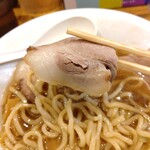 煮干し中華そば 一剣 - この脂身がメチャ旨い！