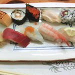 寿司割烹 魚紋 - 握り寿司