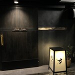 中津をにく - 20時30分には皆が店の前で写真を撮る