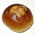 阪急ベーカリー香房 - 料理写真:こくうまクリームパン（108円）