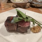 中津をにく - 【 厚切りタン レア焼き】