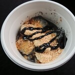 豆腐百景 - ゴマ豆腐ベースで上に白玉？きな粉、黒蜜かな？