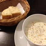 Orphic Bar - 冷製スープとパン