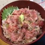 加瀬 - 中落ち丼大盛り。