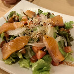 Washoku Yoshi - スモークサーモンと秋キノコのサラダ