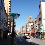 川ばた - 更に進むと間も無く荒木田の交差点