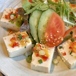 焼肉こぶた - とうふサラダ(\680)