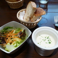 BISTRO DOUBLE - サラダ・じゃがいものポタージュスープ・パン・ド・カンパーニュ