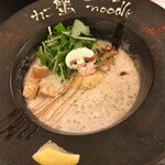 カニ蟹 crab noodle 三宮 - 白蟹