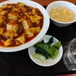 龍華軒 - 麻婆丼800円