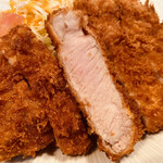 いずみや - ほら 肉厚はこんな感じ