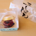 こびとぱん - 料理写真:ベリーのフルーツサンド