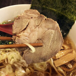 breath food - 脂身の少ない引き締まったチャーシュー。やはり「懐かしい」にはコレ