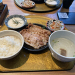 Gyuutan Ijichi - 味噌漬け豚定食