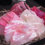 ゑちぜん屋 - 刺身盛りあわせ(800)鯛・鮃・赤身・鰹・カンパチ