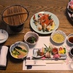 Kappou Ryokan Kawagen - 夕食の膳の一部