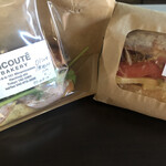 チクテベーカリー - 無添加ハムとクリームチーズ/トマトとコンテチーズ