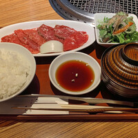 焼肉 しんうち 神楽坂 - 