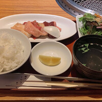 焼肉 しんうち 神楽坂 - 