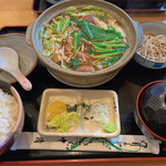 Nakasei - こちらは、息子くんチョイスの
                        もつ煮込み定食(税込900円)。