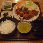 グリーンライフ　やまびこ - からあげ定食　880円