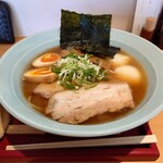 麺・餅処 吾助 - 中華そば しょうゆ/ぜんぶ(大盛,餅入り,豚二枚,煮たまご,海苔)