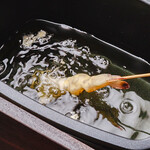 Tempura Utagawa - 魚介、肉、野菜など様々な串天ぷらをお楽しみください。ご友人、ご家族、カップルみんなで楽しめる串天ぷら