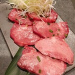 完全個室焼肉ITADAKI - 牛タン3種（タン元、タン中、タン先）