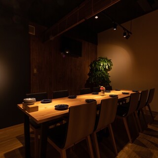 [Private room seating] In a private space.