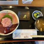 まぐろ屋 明神丸 - まぐろ三色丼（ビンチョウ、赤身、ネギトロ）ネギ抜き