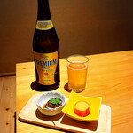 いざかや しん - 掘り炬燵に腰を下ろし先ずは乾杯♪(*^^)o∀*∀o(^^*)♪お通しはバイ貝の旨煮とさつま芋の甘煮でした(o^^o)