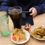 横濱家 - お子様ラーメンのふろくのコーラと共用のテーブルset