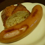 肉の伊勢屋 登戸店 - 2013,May フランクフルト、成城パンのルヴァン・バゲットと一緒に