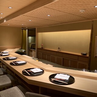 お一人様から3、4名様のご予約もお待ちしております。
                                          