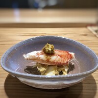 鮨と天草大王 天音 - ◆毛蟹（北海道）、蟹味噌と和えて・・身を見る限り大きな毛蟹だと思います。 蟹自体も甘く旨味が濃厚ですし、お味噌と共に頂くと美味しいワ。
