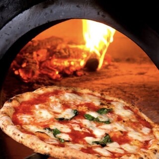 Don't miss the pizza! Increase in repeat customers! Baked in an authentic pizza oven♪