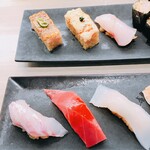 九州寿司 寿司虎 Aburi Sushi TORA - 炙りの押し寿司が含まれる
