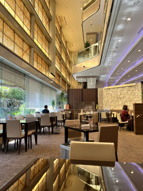 cafe lounge atrium photo 4