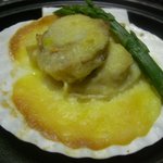 鷹泉閣 岩松旅館 - 陶板焼（気仙沼の帆立を筍の黄金焼き）